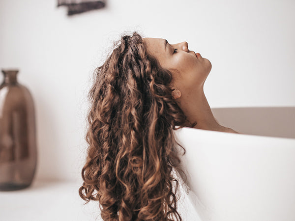 Haarspliss: Mögliche Ursachen & 10 Tipps, die dagegen helfen